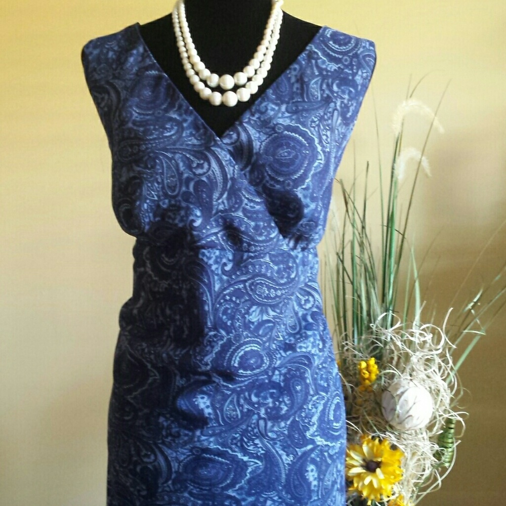 BLUE PAISLEY DRESS SIZE 18/20